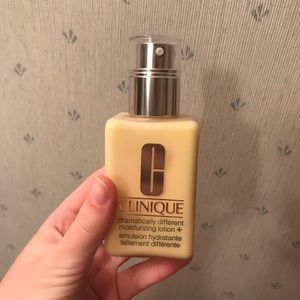 Clinique Moisturizing Lotion